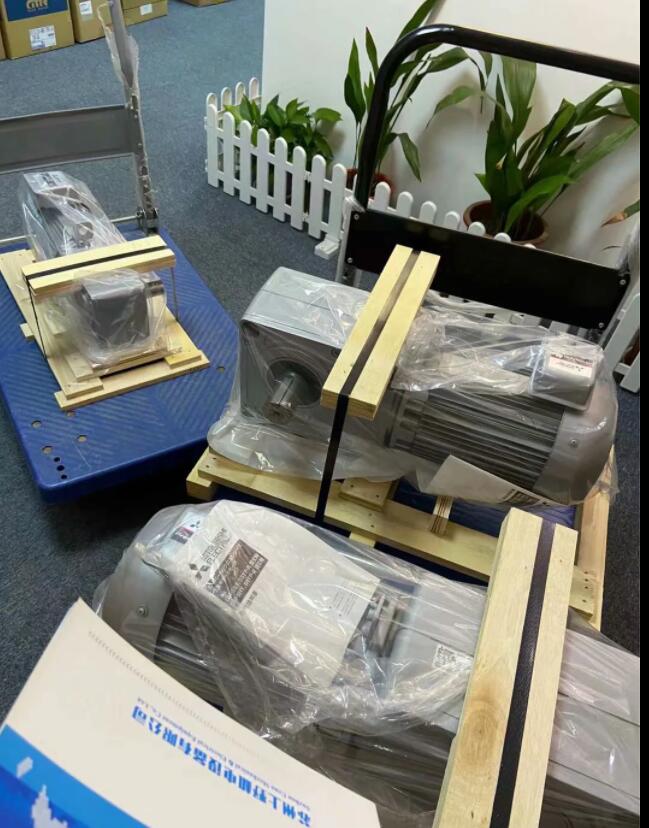 日本进口高效率三菱减速机GM-SHYPF-RL-2.2KW-...