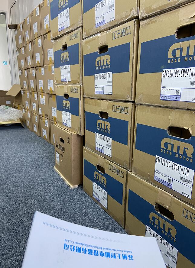 日精带离合器的减速机G3F32N100-EM04TNJTN