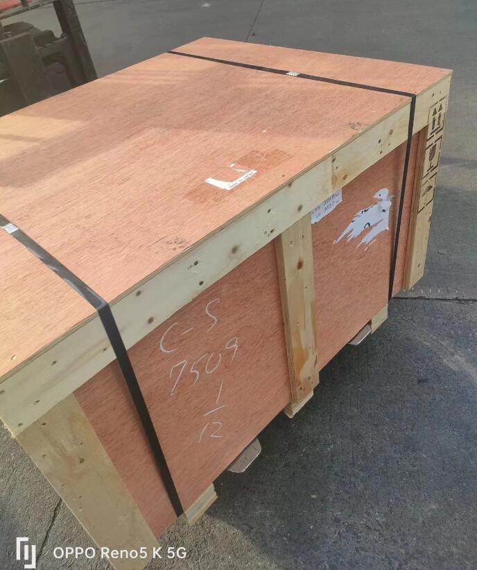 日本TOSHIBA东芝电机型号：TKKH3-FBK21E-3...